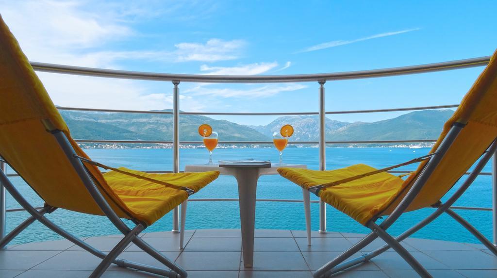 Blue Bay Apartments Krasići Eksteriør billede