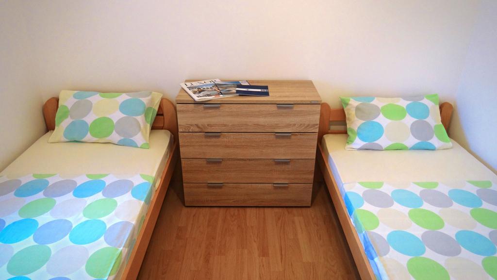 Blue Bay Apartments Krasići Eksteriør billede