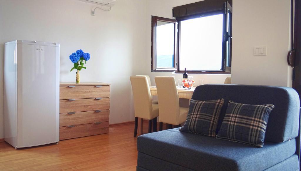 Blue Bay Apartments Krasići Eksteriør billede