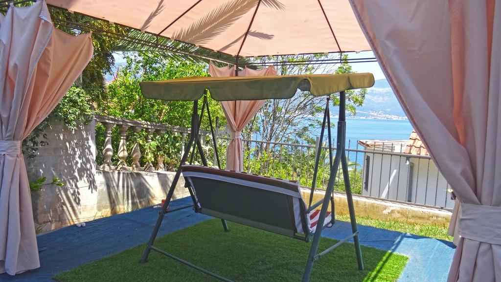 Blue Bay Apartments Krasići Eksteriør billede