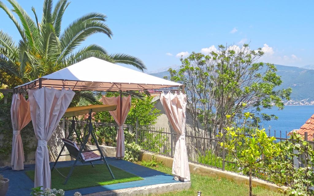 Blue Bay Apartments Krasići Eksteriør billede
